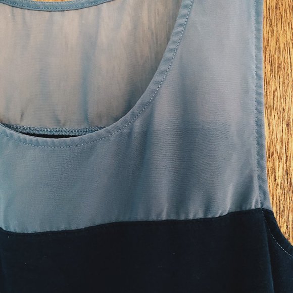 Uniqlo Paneled Tank Top in Blue - Picture 3 of 3